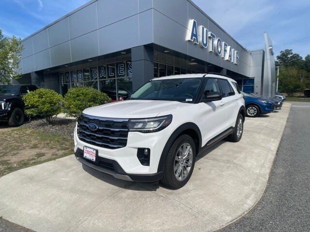 2025 Ford Explorer photo 4