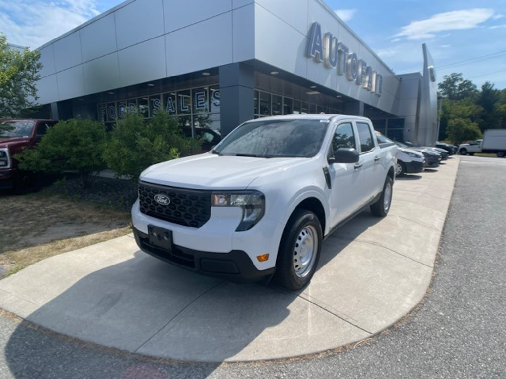 New 2025 Ford Maverick XL Truck