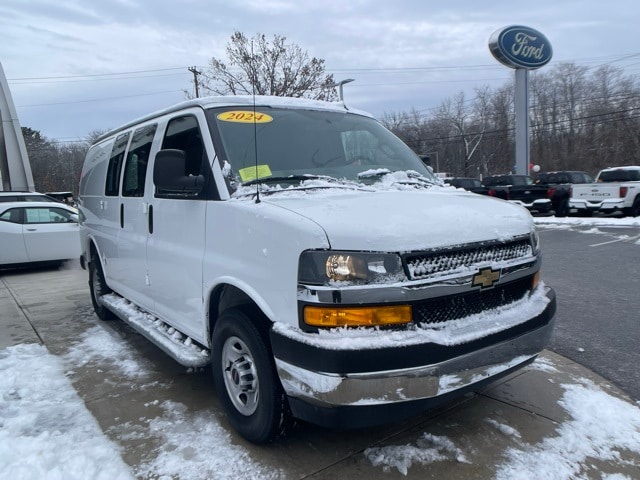 2024 Chevrolet Express Cargo Work Van's photo