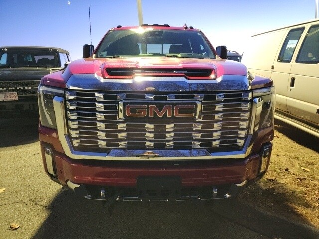 2024 Gmc Sierra HD Denali photo 2