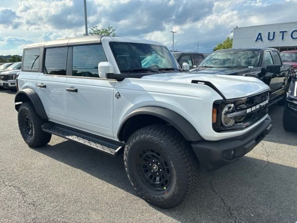 New 2026 Ford Bronco Outer Banks SUV