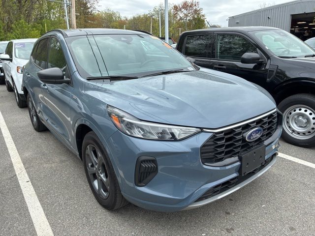 2023 Ford Escape ST-Line AWD's photo