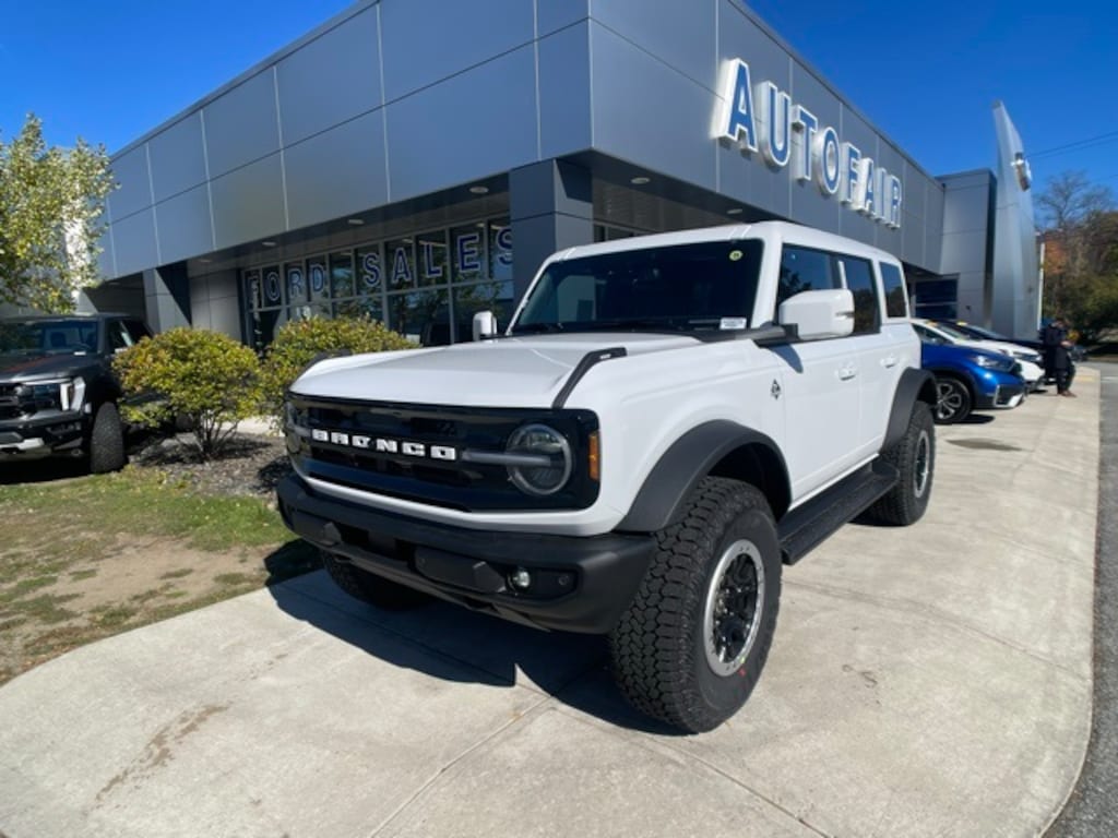 New 2025 Ford Bronco Outer Banks SUV