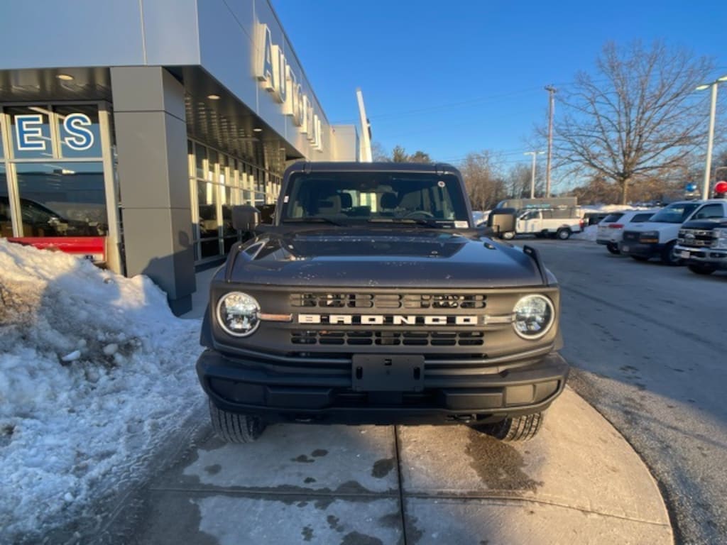 New 2025 Ford Bronco Base SUV