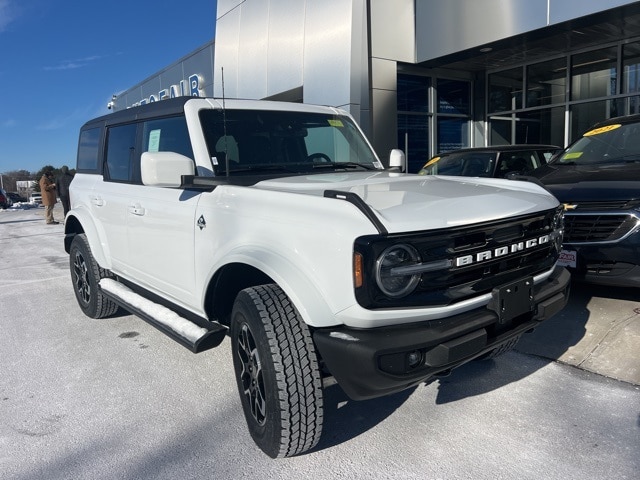 2025 Ford Bronco 4-Door Outer Banks's photo
