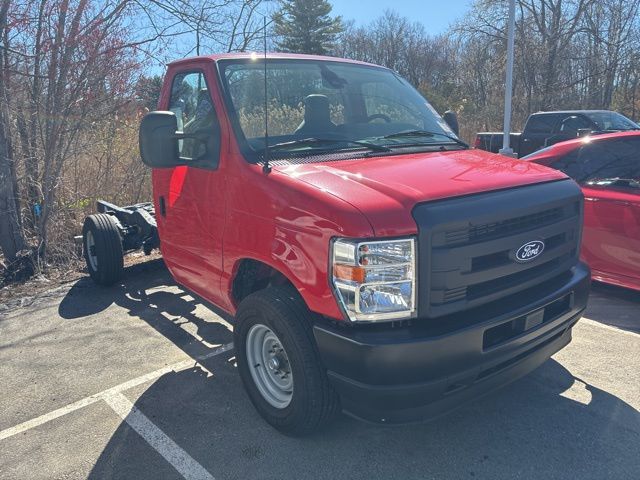 2027 Ford E-Series SRW E-350 Super Duty 138 in WB's photo