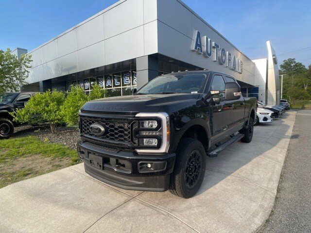 2025 Ford F-350 photo 2