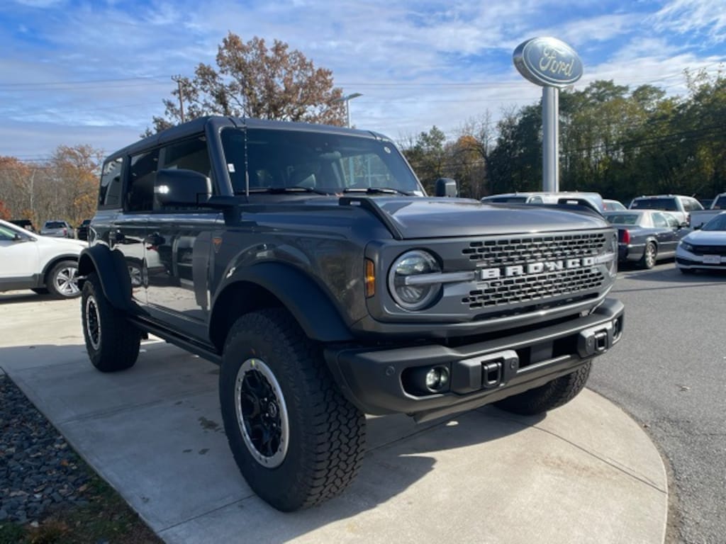 New 2025 Ford Bronco Badlands SUV