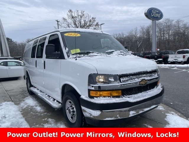 2024 Chevrolet Express Cargo Work Van's photo