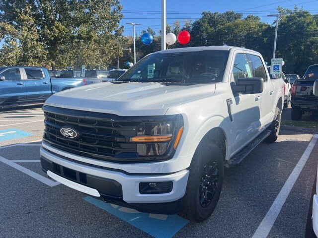 2025 Ford F-150 XLT photo 3