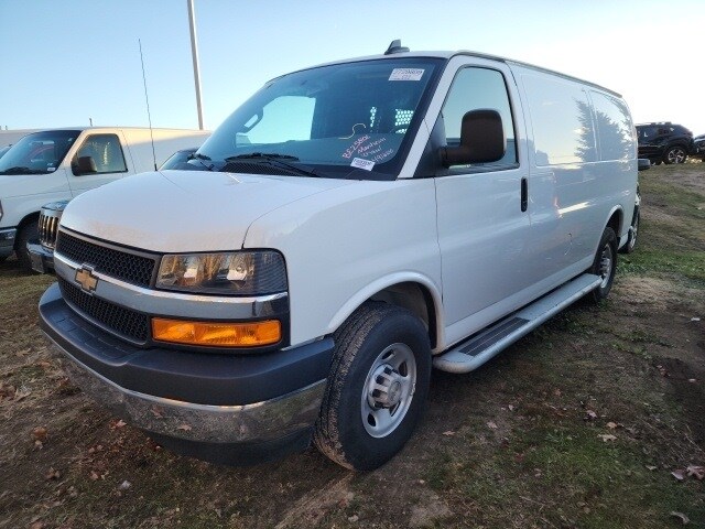 2024 Chevrolet Express 2500 Work Van photo 3