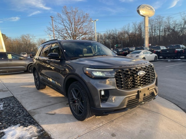 2026 Ford Explorer ST-LINE's photo