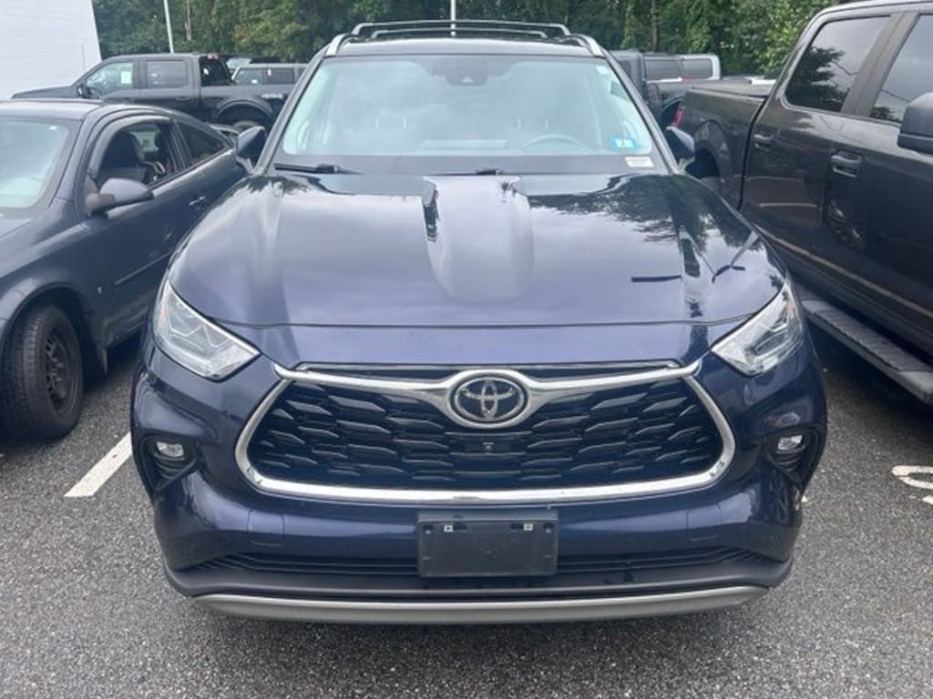 Used 2024 Toyota Highlander Platinum SUV