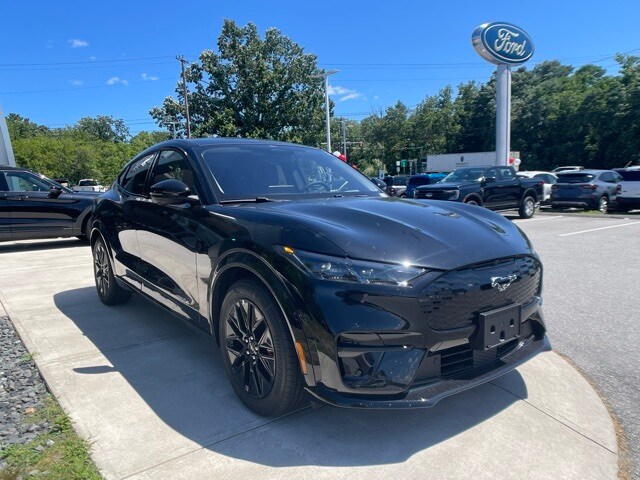 2025 Ford Mustang Mach-E Premium photo 2