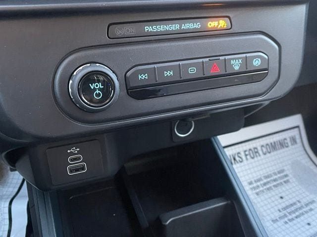 2025 Ford Maverick XL - Photo 7
