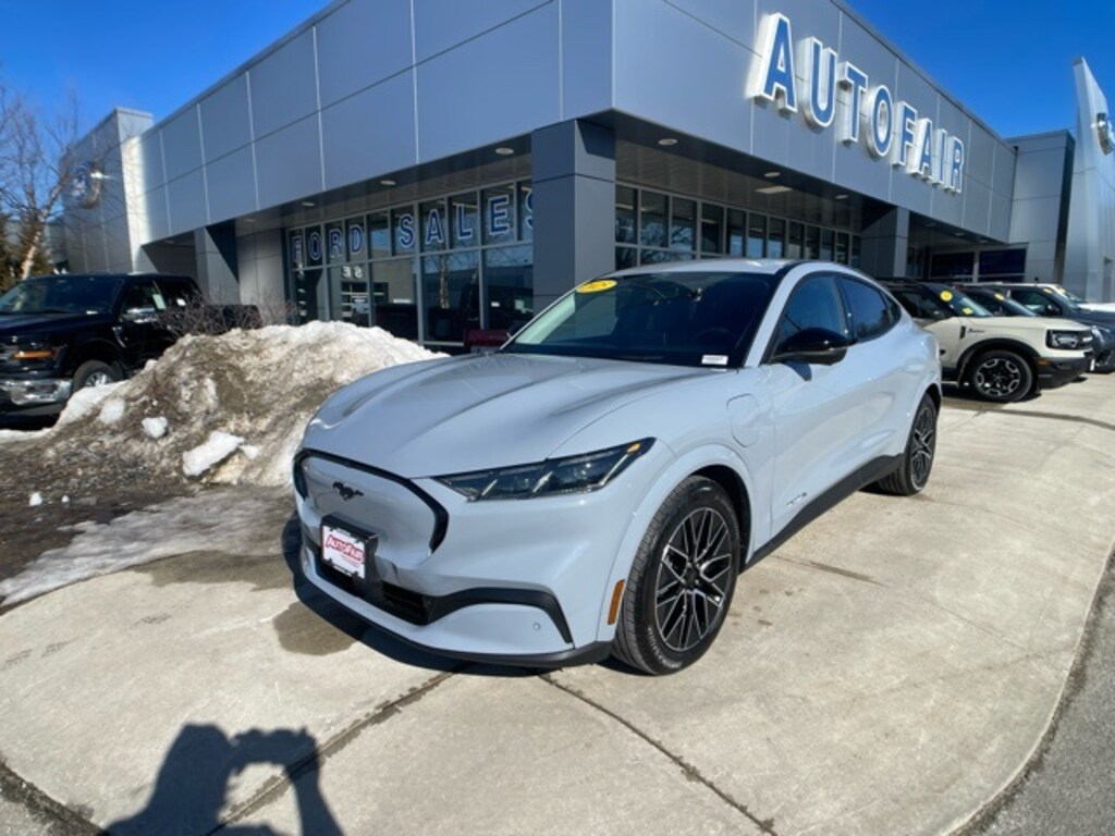 Certified 2025 Ford Mustang Mach-E Premium SUV