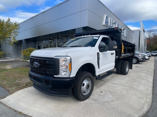 2023 Ford F-350 photo 3