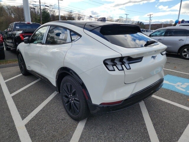 2025 Ford Mustang Mach-E Premium photo 4