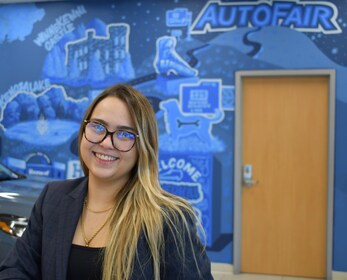 Staff member Livia Barbeto from ID_b59714061bc8