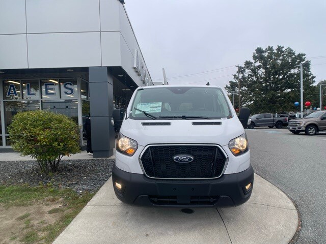2025 Ford Transit photo 3