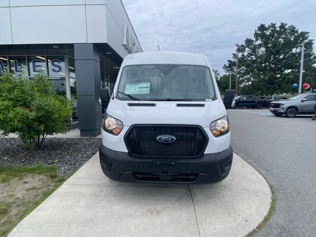 2025 Ford Transit photo 3