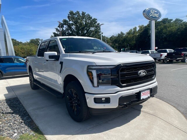 2025 Ford F-150 Lariat photo 2