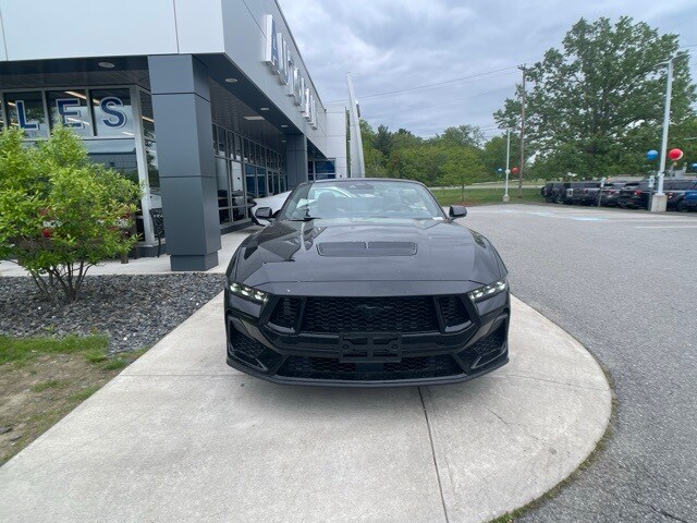 2025 Ford Mustang GT Premium Convertible photo 3