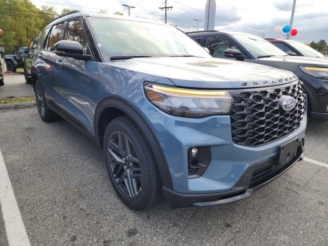 2026 Ford Explorer ST-LINE's photo