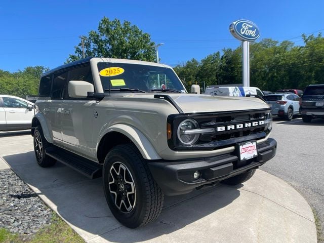 2025 Ford Bronco Outer Banks 4x4's photo