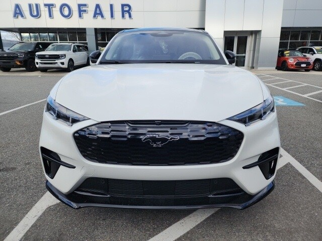 2025 Ford Mustang Mach-E Premium photo 2