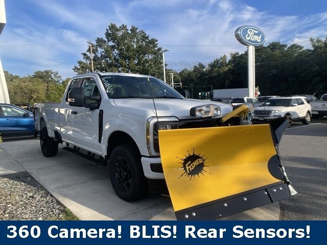 2025 Ford F-350 Super Duty XL's photo