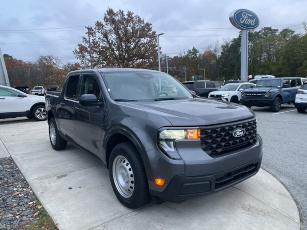 New 2025 Ford Maverick XL Truck