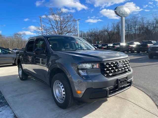 2025 Ford Maverick XL's photo