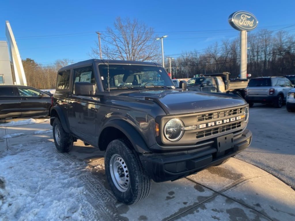 New 2025 Ford Bronco Base SUV
