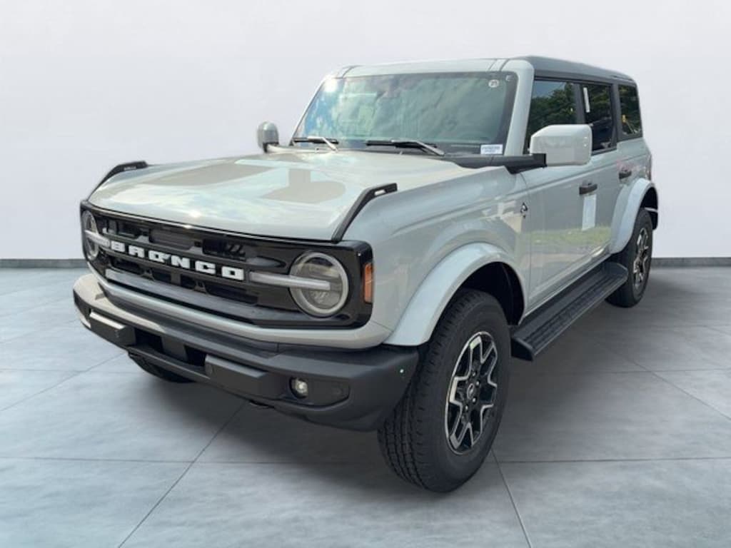 New 2026 Ford Bronco Outer Banks SUV