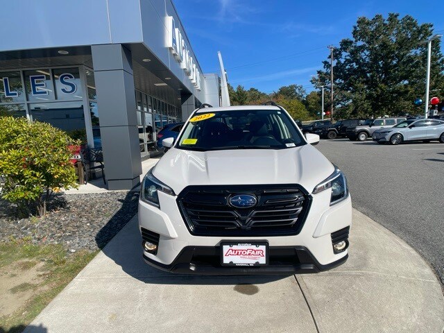 2022 Subaru Forester Premium photo 3