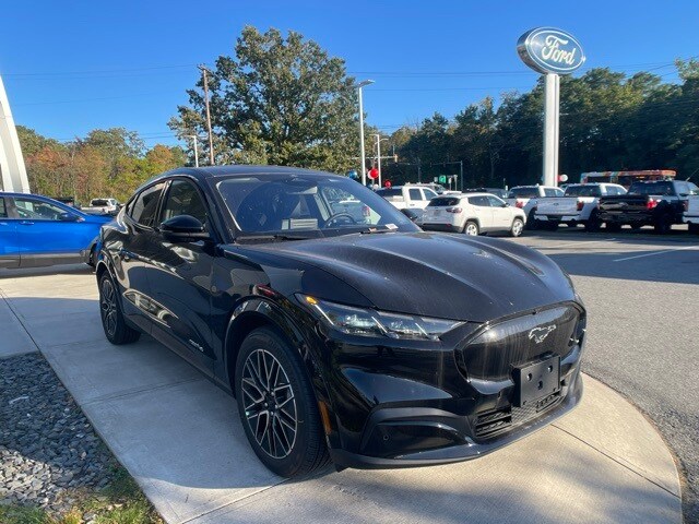 2025 Ford Mustang Mach-E Premium photo 2