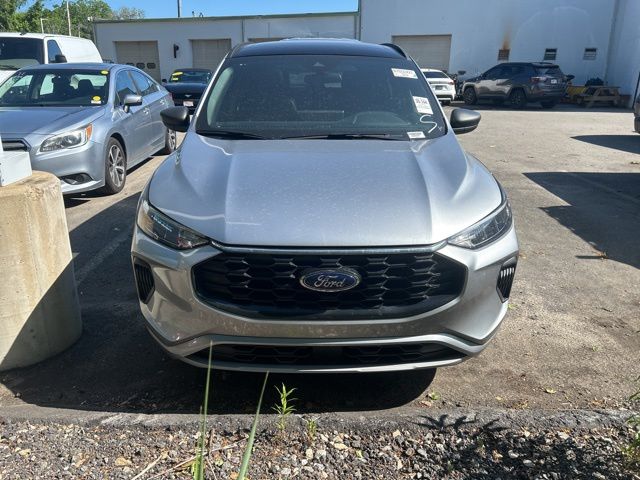 2023 Ford Escape ST-Line AWD's photo