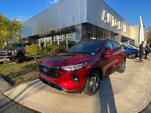 2025 Ford Escape Hybrid ST-Line Select photo 4