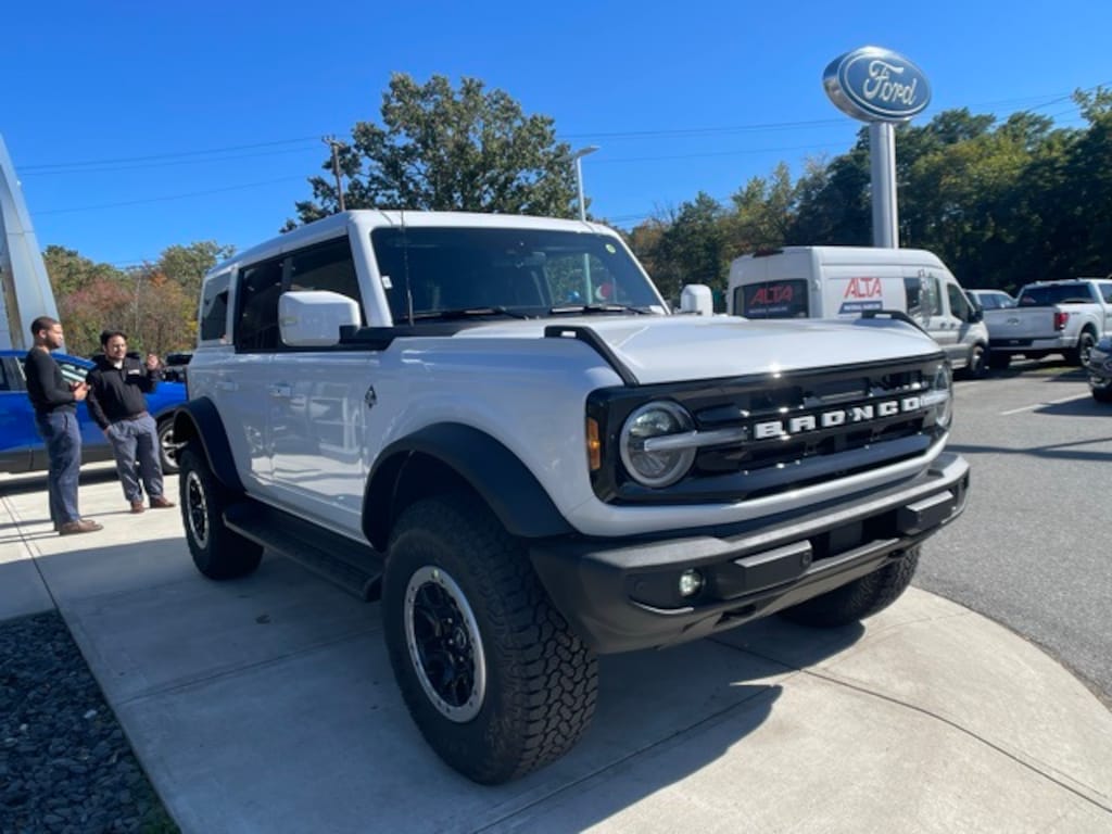 New 2025 Ford Bronco Outer Banks SUV
