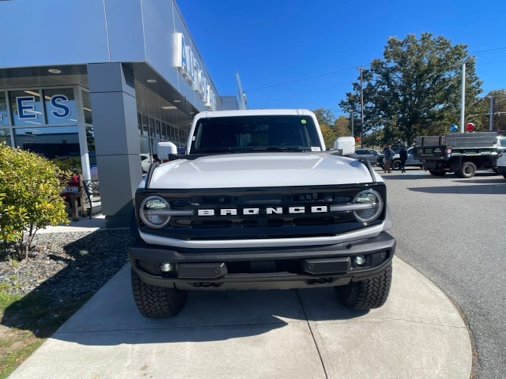New 2025 Ford Bronco Outer Banks SUV