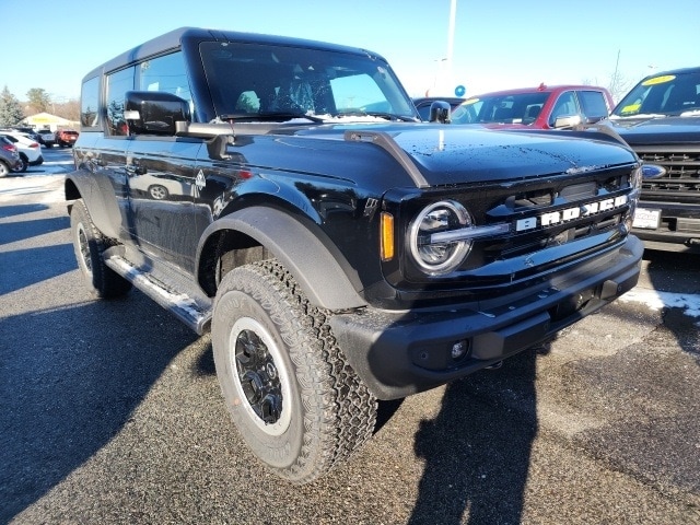 2025 Ford Bronco 4-Door Outer Banks's photo