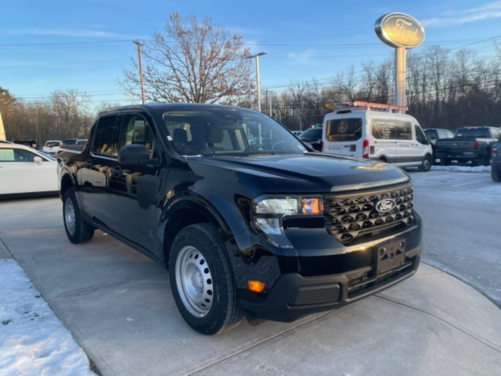 New 2025 Ford Maverick XL Truck