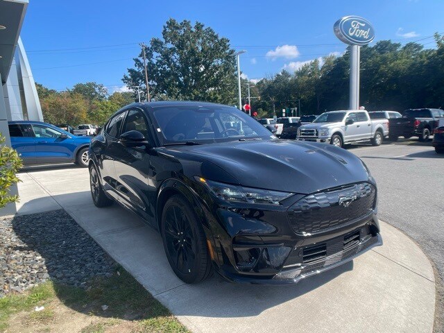 2025 Ford Mustang Mach-E GT photo 2