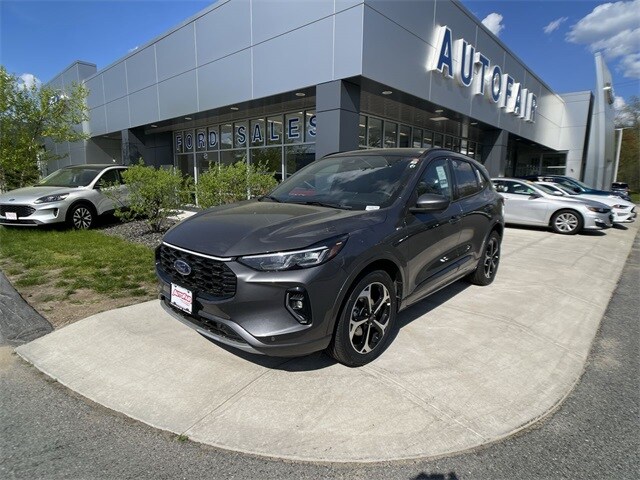 2023 Ford Escape Hybrid ST-Line Elite photo 4