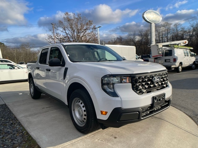 2025 Ford Maverick XL's photo