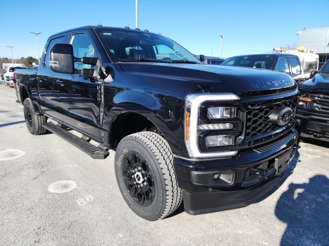 2026 Ford F-350 Super Duty Lariat's photo