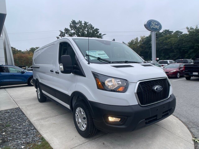 2025 Ford Transit photo 2