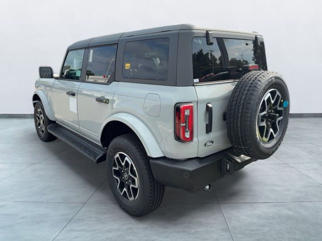 New 2026 Ford Bronco Outer Banks SUV