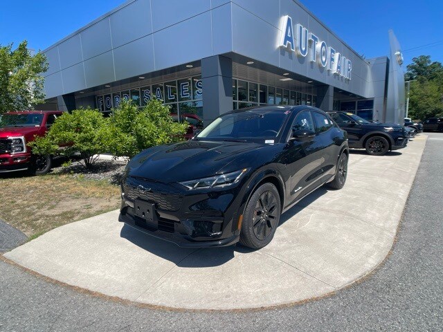 2025 Ford Mustang Mach-E Premium photo 4